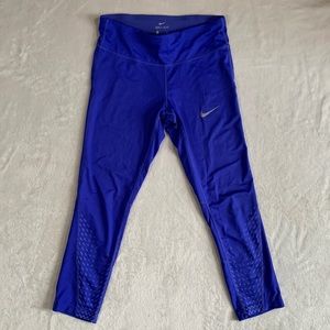 Nike cropped active leggings size small